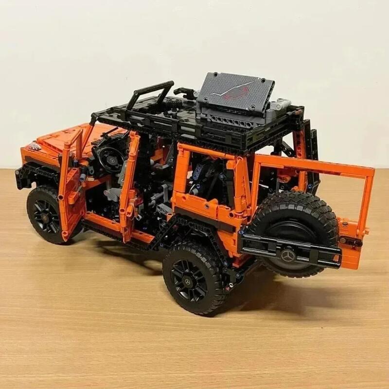 Oranje off-road voertuig G500  - Party Games Young Adults recensie en prijs